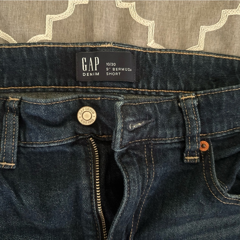 Brand new gap denim 9 inch Bermuda shorts size 10–30